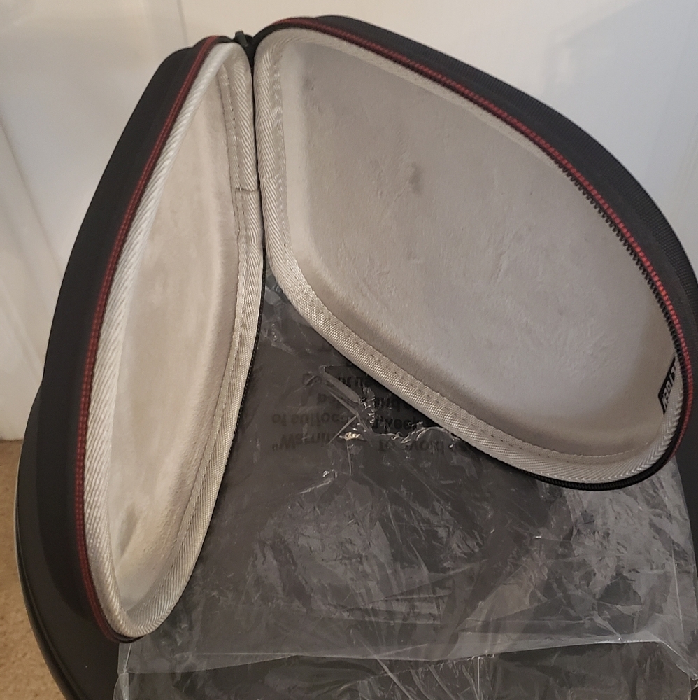 Black Hard Shell Case - Picture 4 of 9